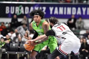 - TOFAŞ: 84 - Cholet Basket: 71