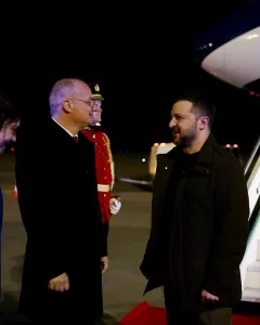 TİRAN (AA) – Ukrayna Devlet Başkanı Volodimir Zelensky, Arnavutluk’un başkenti