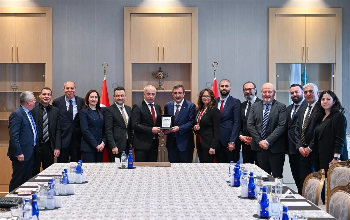 Yılmaz, Avrupa Türk İş İnsanları ve Sanayicileri Derneği yöneticilerini kabul etti
