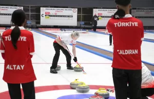 - Olimpiyatların ilk karşılaşmasında Türkiye İşitme Engelliler Karışık Çiftler Curling