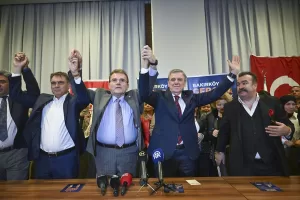 İSTANBUL (AA) – Adalet Partisi Genel Başkanı Vecdet Öz, 31