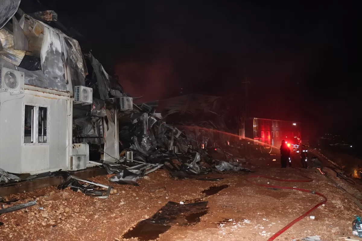 Adıyaman'da işçilerin kaldığı konteynerlerde çıkan yangın söndürüldü