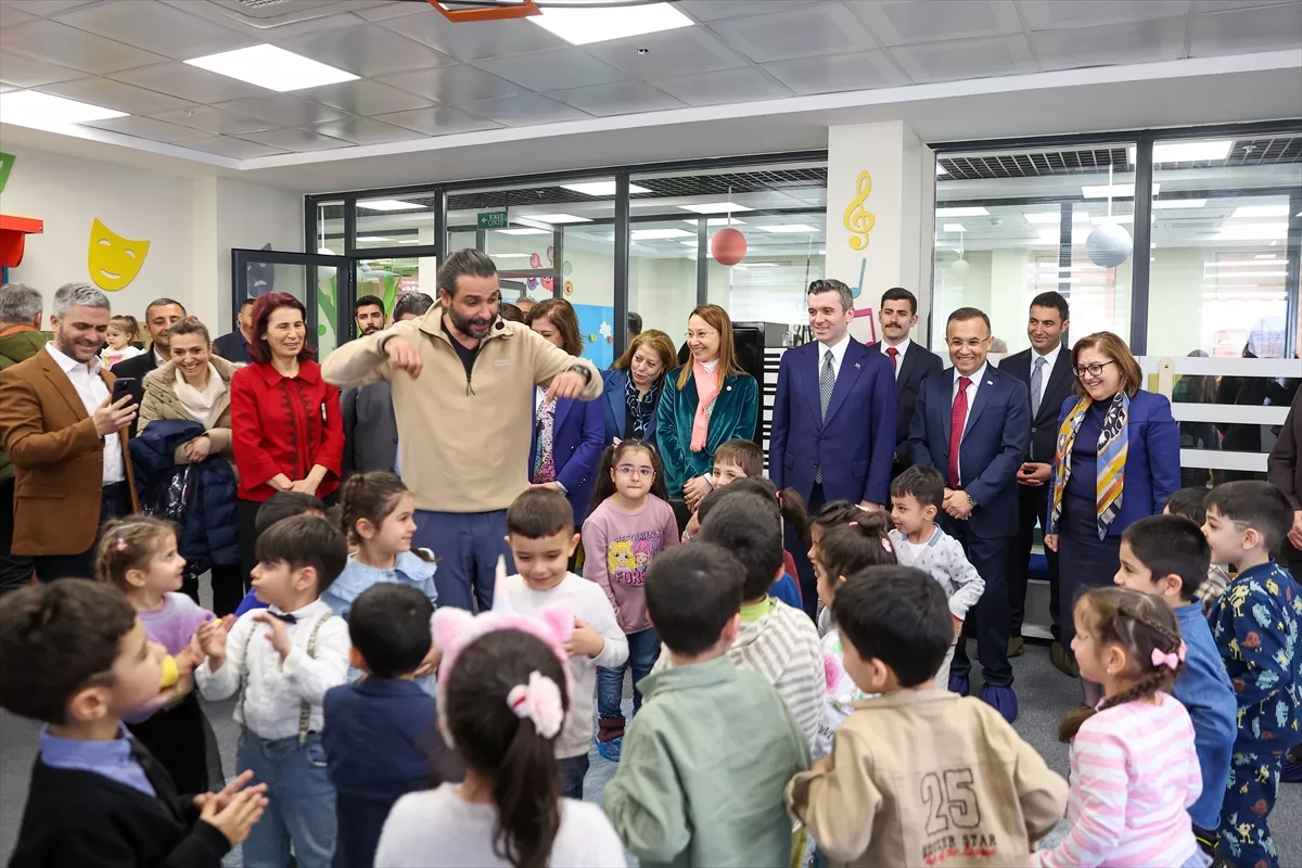 Aile ve Sosyal Hizmetler Bakan Yardımcısı Kıran, Gaziantep'te bebek kütüphanesi açtı