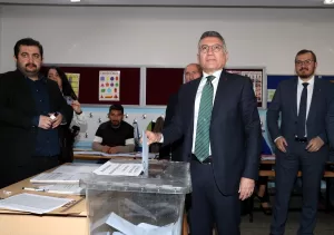 SİVAS (AA) – AK Parti Grup Başkanı Abdullah Güler, Mahalli