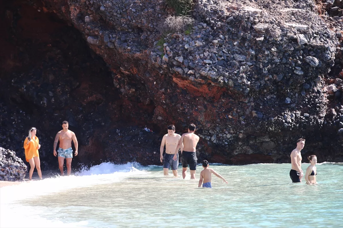 Alanya'da mart ayında deniz keyfi