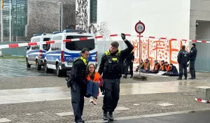 BERLİN (AA) – Almanya’nın başkenti Berlin’de "Son Kuşak" (Letzte Generation)