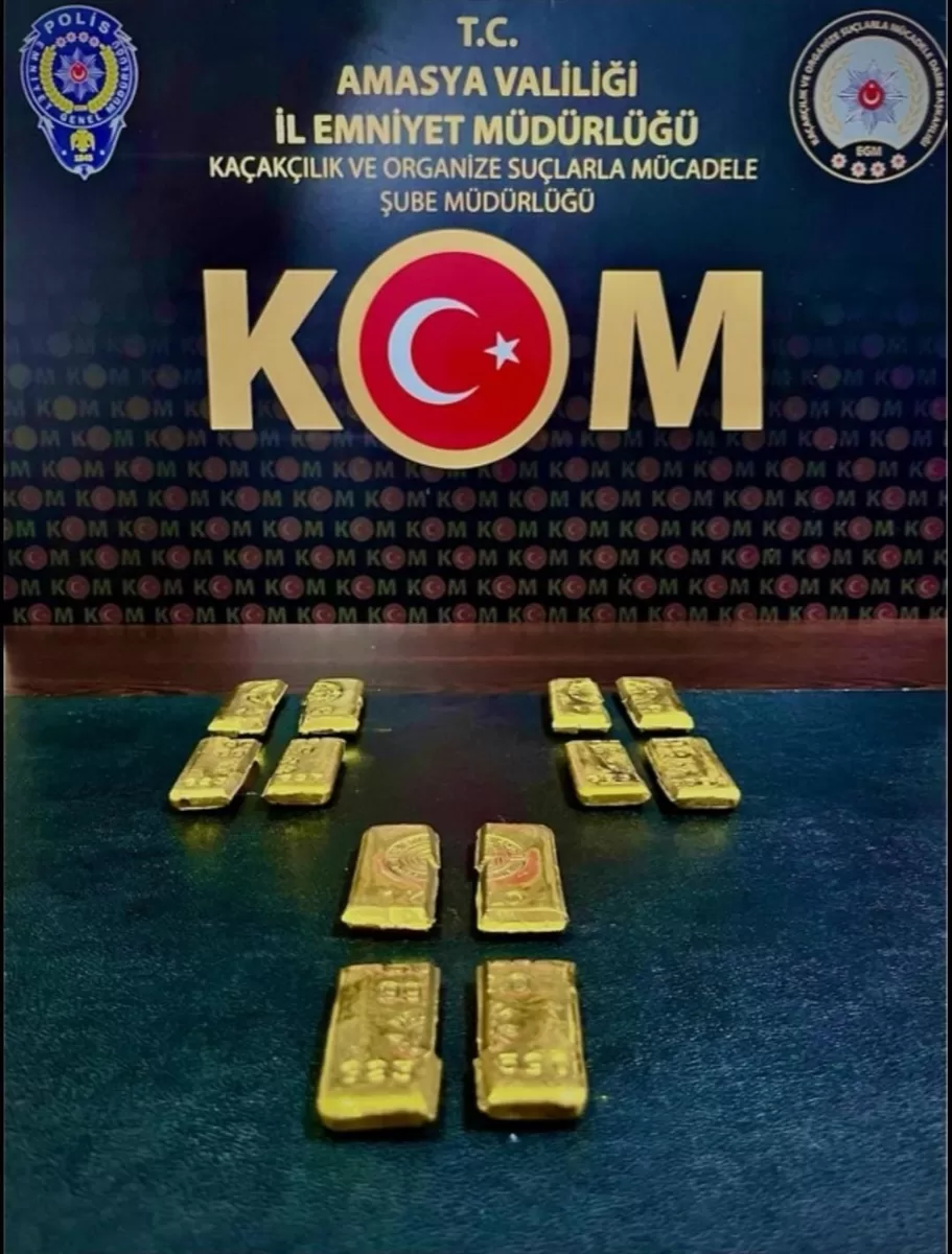 Amasya'da yolcu otobüsünde 3 kilogram külçe altın ele geçirildi