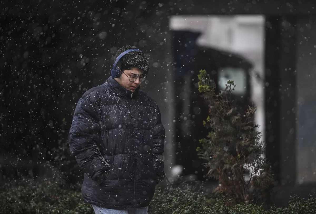 ANKARA (AA) – Ankara'da sabah saatlerinden itibaren etkisini gösteren kar