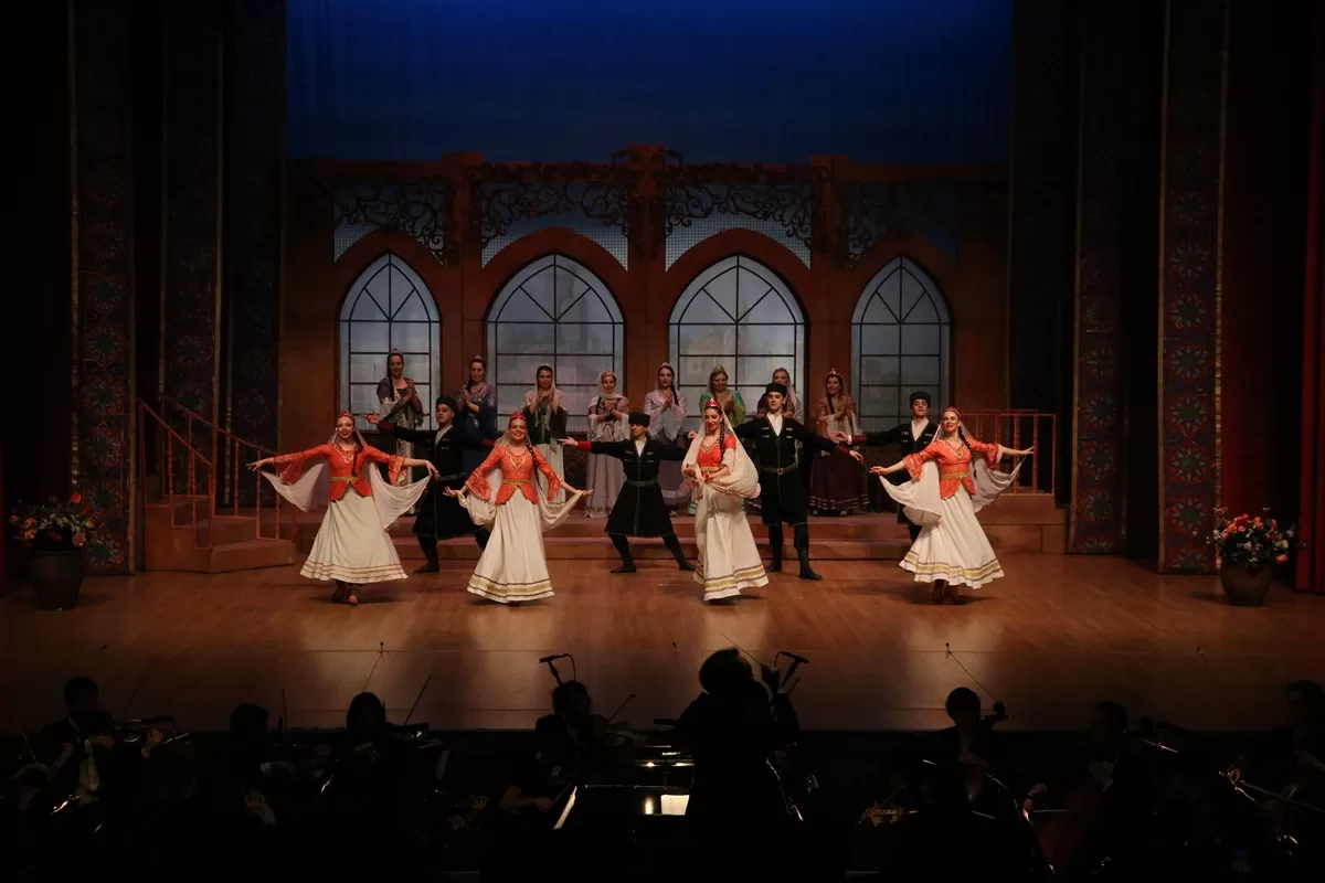 “Arşın Mal Alan” opereti Muş'ta sahnelendi