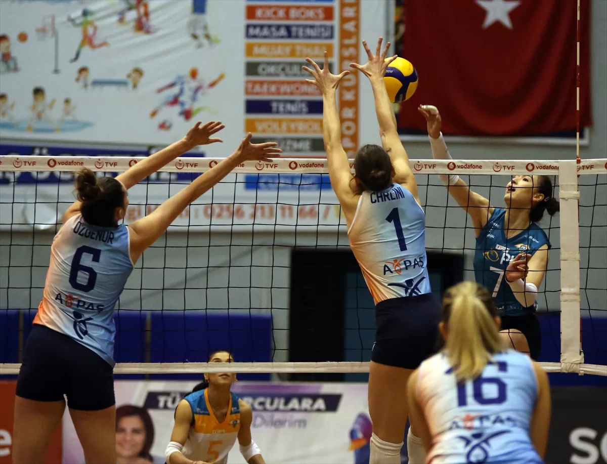 Voleybol: Vodafone Sultanlar Ligi