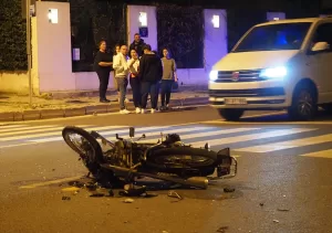 AYDIN (AA) – Aydın'ın Nazilli ilçesinde otomobille çarpışan motosiklet sürücüsü