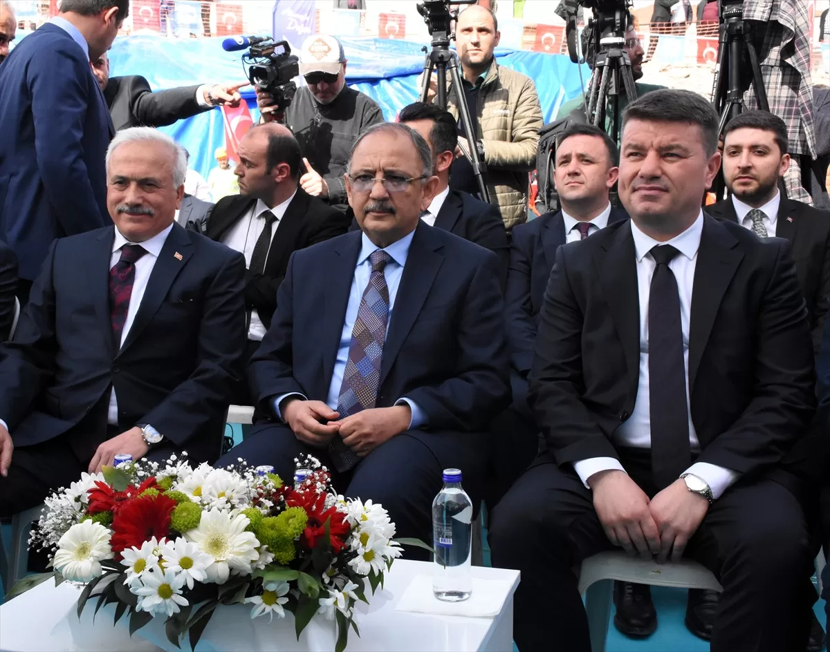 Bakan Özhaseki, Aksaray'da kentsel dönüşüm projesi temel atma töreninde konuştu: