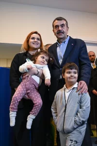 İZMİR (AA) – Milli Eğitim Bakanı Yusuf Tekin, İzmir'in çok