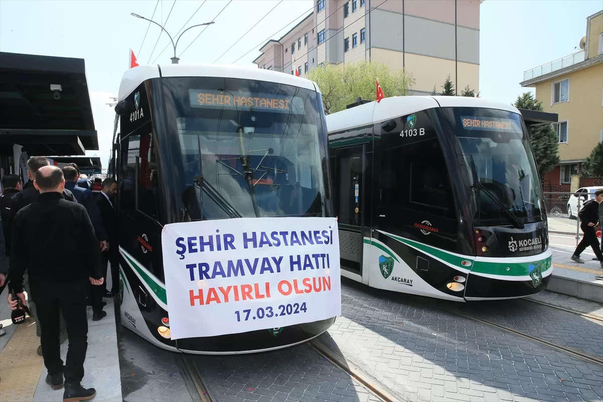 Bakan Uraloğlu, Kocaeli Şehir Hastanesi tramvayının ilk seferini gerçekleştirdi: