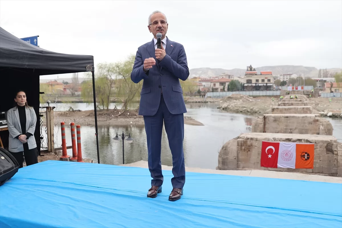 Bakan Uraloğlu, Nevşehir'de sektör temsilcileri ile iftar programında bir araya geldi: