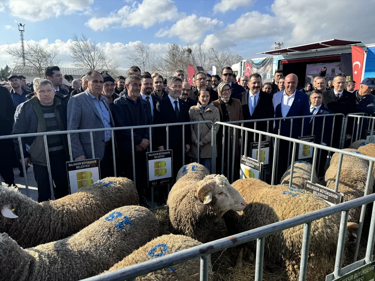 Bakan Yumaklı, Balıkesir'de “Koç ve Yem Ezme Makineleri Dağıtım Töreni”nde konuştu: