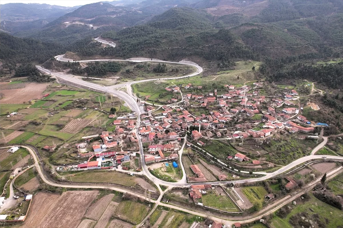 Balıkesir'in kırsal mahallesinde her ramazan kapı kapı iftar yemeği ikram ediliyor