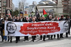 ANKARA (AA) – Başkentte, Filistin Dayanışma Platformu üyelerinin de aralarında