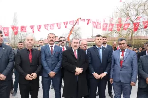 - "Hem dağdakini hem ovadakini hem şehirdekini hem de meclistekini