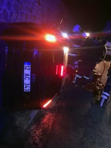 BİNGÖL (AA) – Bingöl'de otomobilin istinat duvarına çarpması sonucu 2