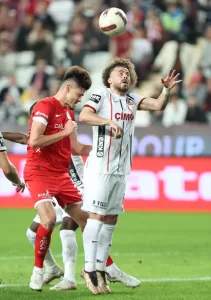 - Bitexen Antalyaspor: 1 - Gaziantep FK: 0 (İlk yarı)
