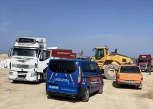 BURDUR (AA) – Burdur'un Yeşilova ilçesinde, mermer ocağında üzerine mermer