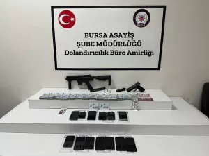 BURSA (AA) – Bursa'da kendilerini polis olarak tanıtıp 2 milyon