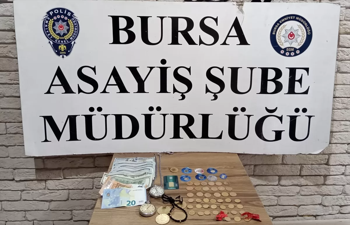Bursa'da sahibinin tavan arasına sakladığı 650 bin liralık altın ve döviz çalındı