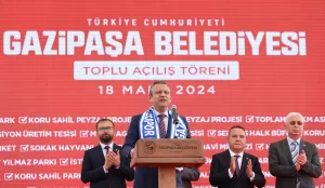 ANTALYA (AA) – CHP Genel Başkanı Özgür Özel, Antalya'ya gelen
