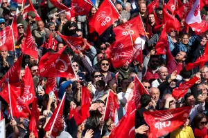 - "31 Mart'ta hep birlikte sandığa koşalım. Oylarımızla ülkemize, partimize,