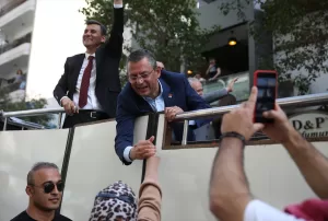 MANİSA (AA) – CHP Genel Başkanı Özgür Özel, Mahalli İdareler