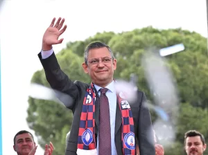 İZMİR (AA) – CHP Genel Başkanı Özgür Özel, "Bu seçim