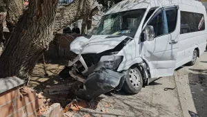 ÇORUM (AA) – Çorum'da öğrenci servisi ile otomobilin çarpıştığı kazada