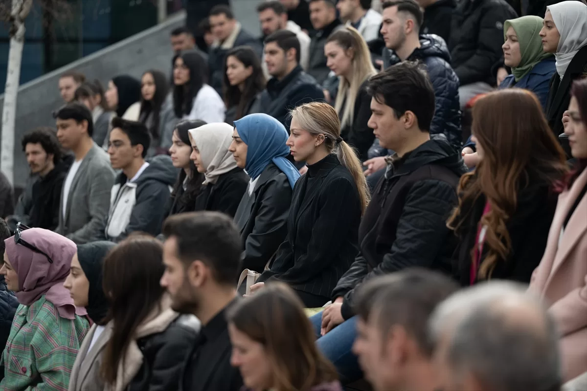 Cumhur İttifakı ABB Başkan adayı Altınok, Atakule'de gençlerle buluştu: