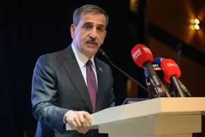 - "Trafik problemini hızlı bir şekilde çözmeliyiz. Ankara'mızı metro ağlarıyla