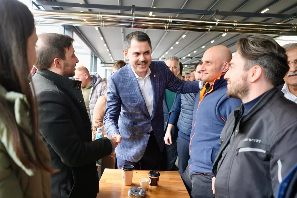 İBB Başkan adayı Kurum, gençlerle kahve buluşmasında bir araya geldi: