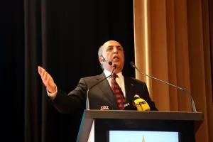 - "Muğla'da 'Sorunları çözerse sadece Aydın Ayaydın çözer' diyenler çoğunlukta.