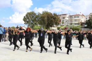 MUĞLA (AA) – Muğla'nın Datça ilçesinde, Sirtaki Festivali başladı. Cumhuriyet