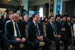 - "Asla demokrasiden vazgeçmeyin. Asla 'benim oyum kıymetsiz' demeyin. Her