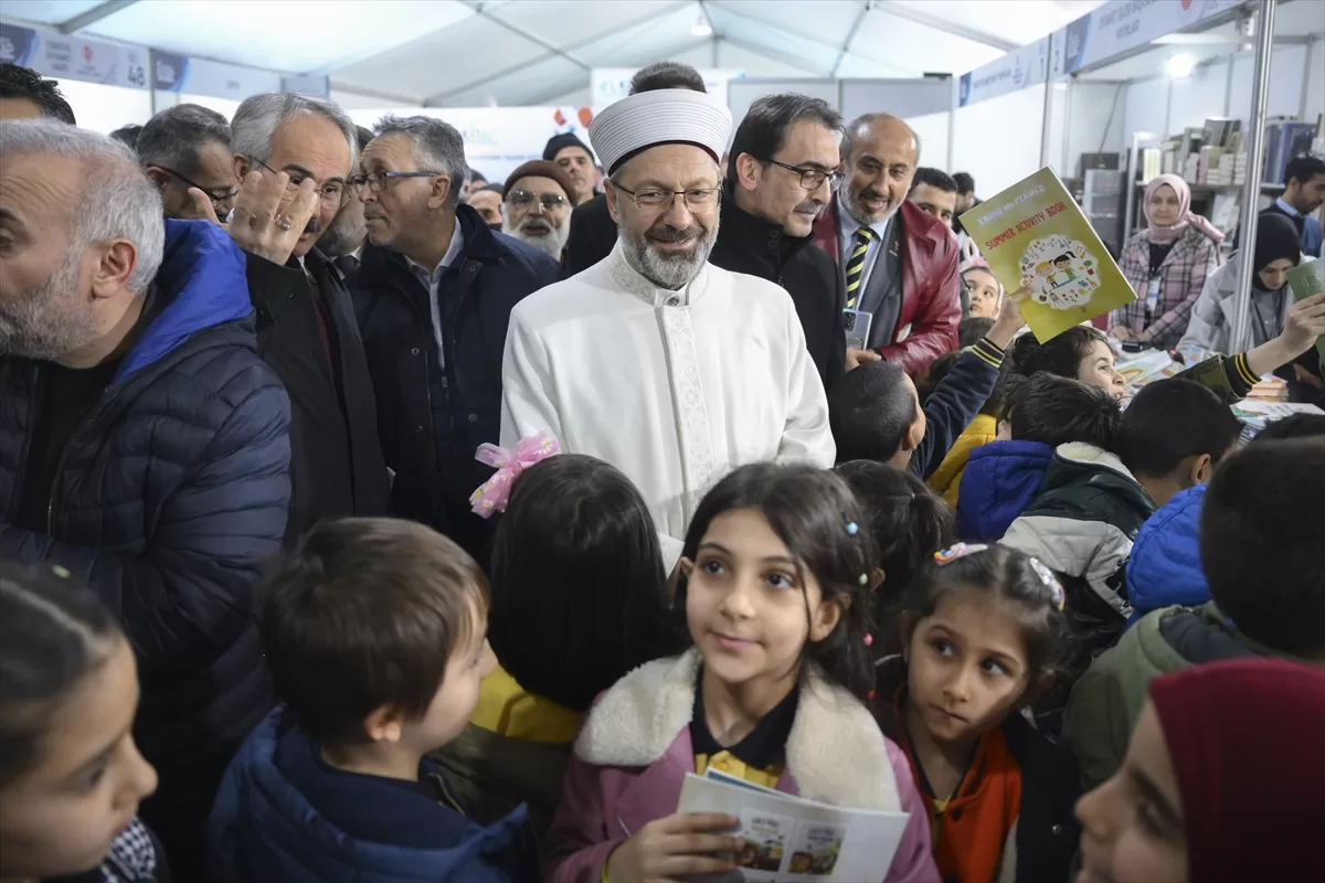 Diyanet İşleri Başkanı Erbaş, Fatih Camii'nde hutbe irat etti: