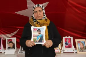 DİYARBAKIR (AA) – Diyarbakır anneleri, dağa kaçırılan çocukları için eski