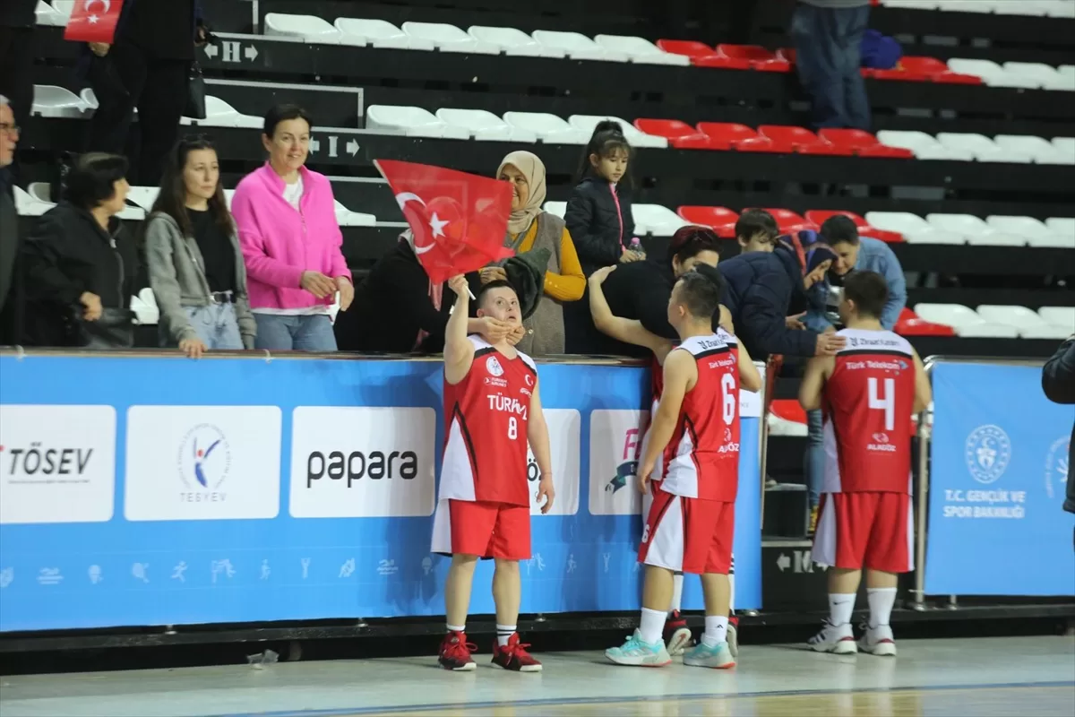 Down Sendromlu Milli Basketbol Takımı, Trisome Oyunları'nda ilk maçını kazandı