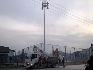 DÜZCE (AA) – Düzce'de stadyumun aydınlatma direğinde çıkan yangın nedeniyle