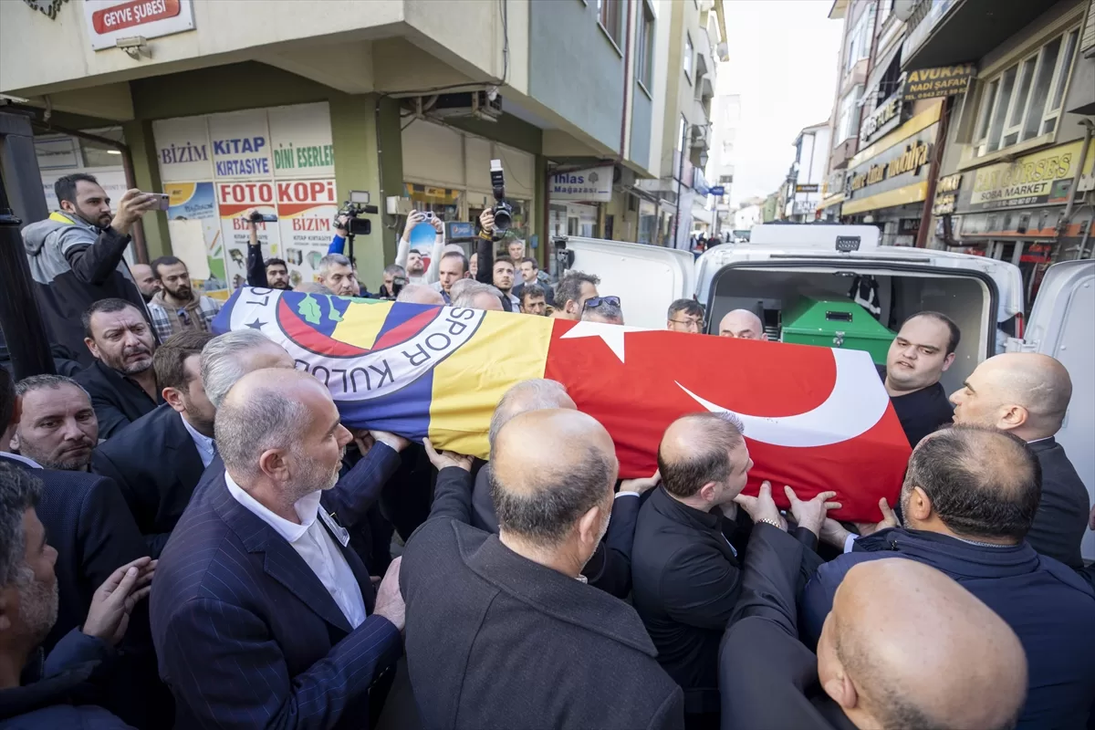 Eski Fenerbahçe Başkanı Tahsin Kaya'nın cenazesi Sakarya'da toprağa verildi