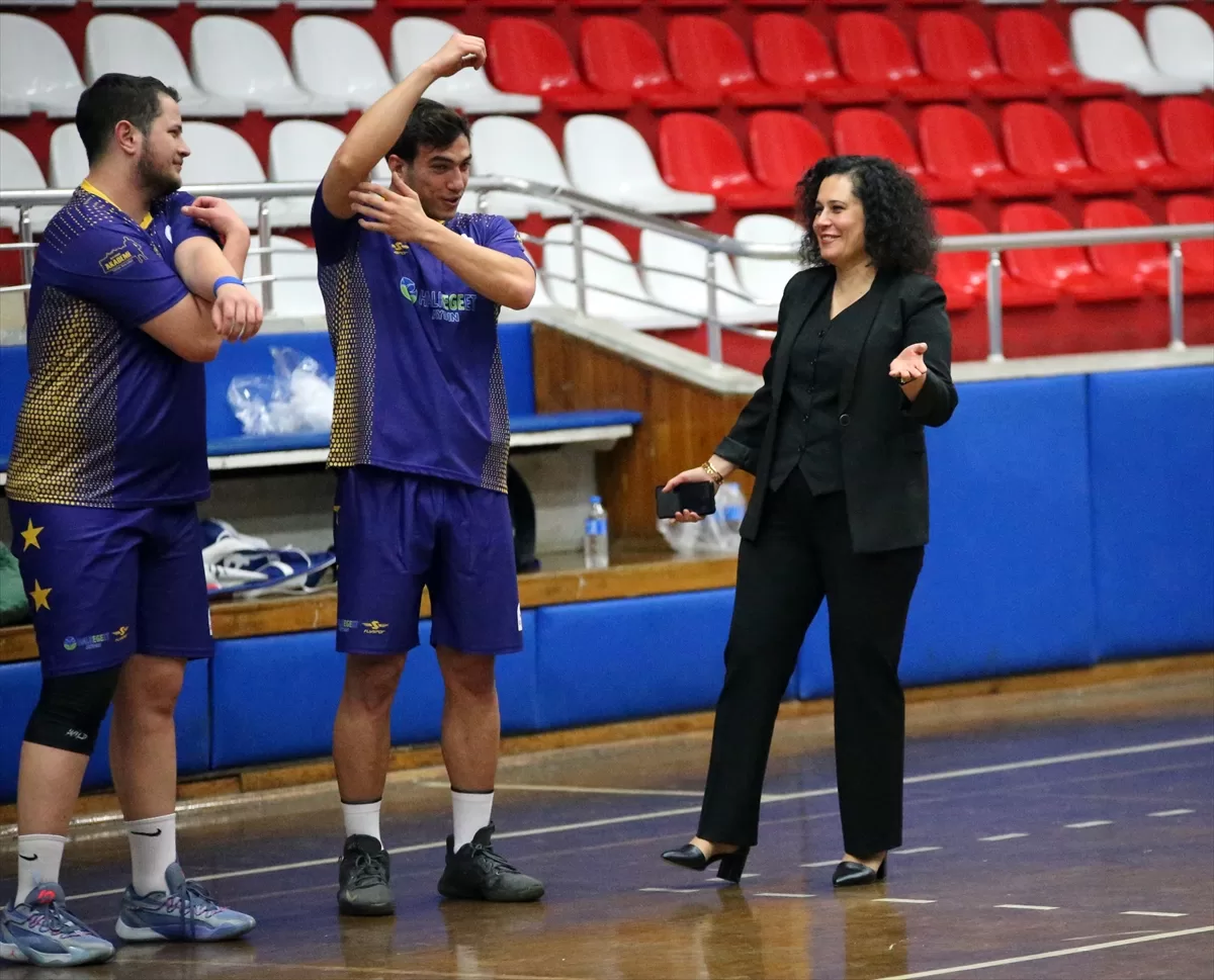 Ev hanımının kurup başkanlığını yaptığı basketbol kulübü, 2. lig için mücadele veriyor