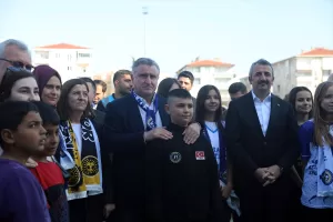 - "Uyuşturucuyla mücadele, bağımlılıkla mücadele bizim birinci görevimizdir. Çocuklarınızı alın