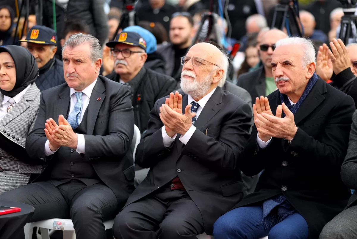 Bakan Bak, Prof. Dr. Nabi Avcı Spor Tesisi'nin açılışını yaptı