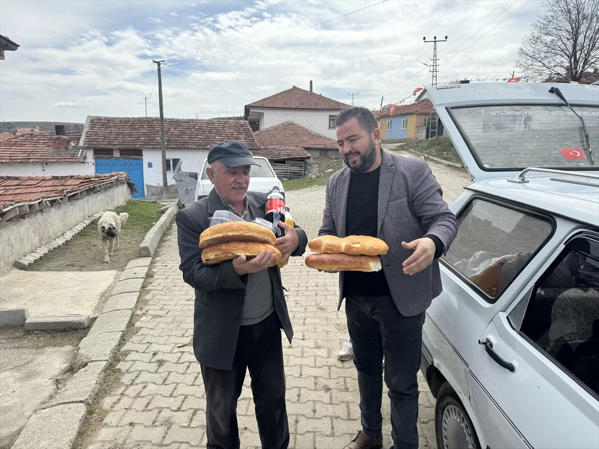 Gurbetçiler, 4 yıldır ramazanda mahalle halkına iftarlık dağıtıyor