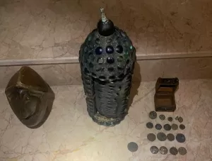 HATAY (AA) – Hatay'da kavga ihbarına gidilen evde tarihi eser