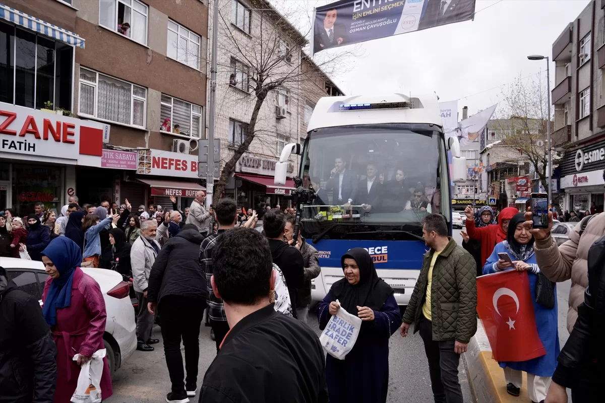 İBB Başkan adayı Kurum seçim çalışmalarını Beyoğlu'nda sürdürdü: